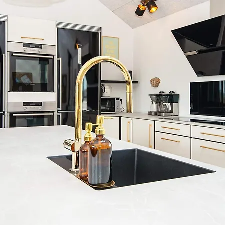 Σπίτι διακοπών Luxury Retreat By The Sea - By Traum