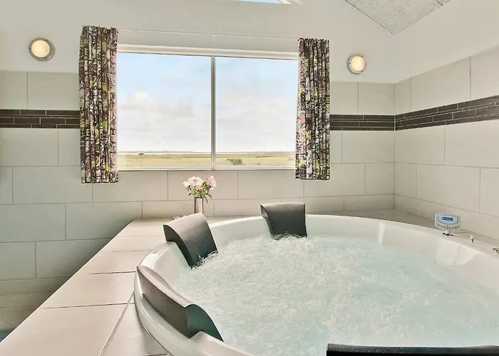 Luxury Retreat By The Sea - By Traum Holiday home *